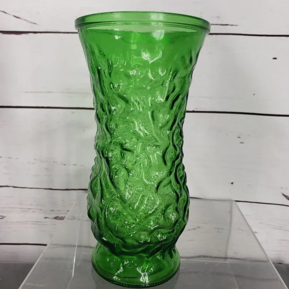 Vintage 1960s Hoosier Green Crinkle‎ Glass Vase 8 3/4